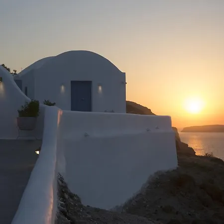 Akrotiri Cove *